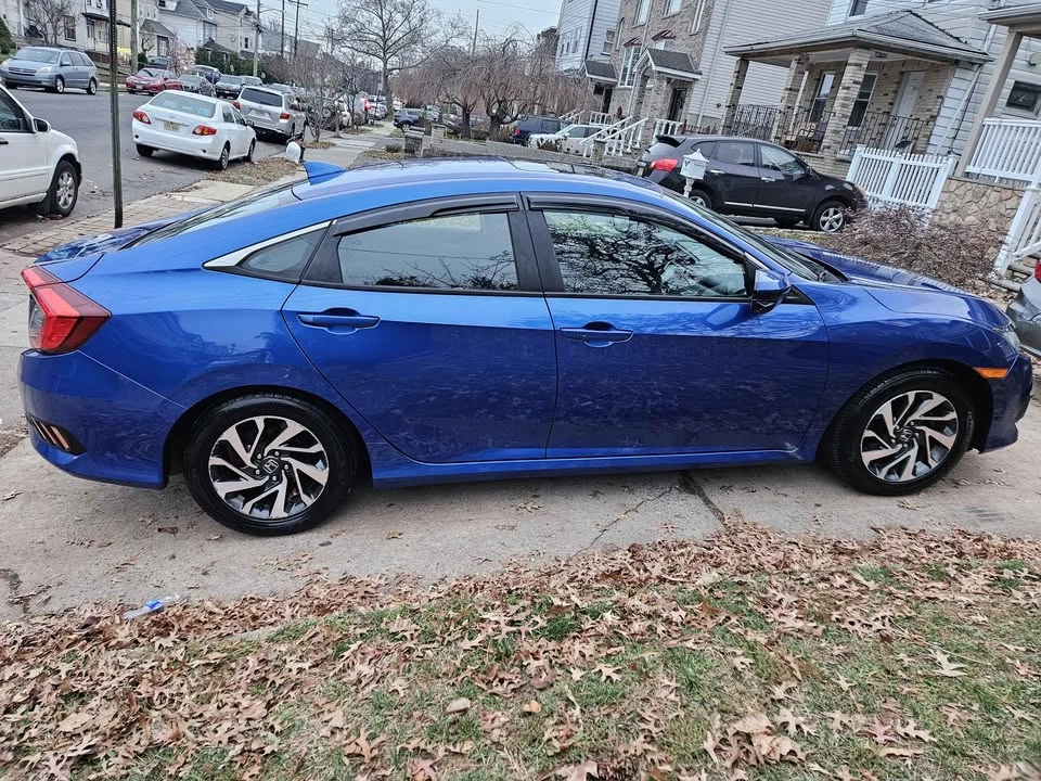 2019 Honda Civic 10th Gen - Image 7 of 15