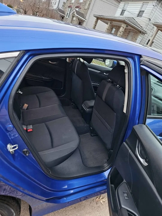 2019 Honda Civic 10th Gen - Image 9 of 15