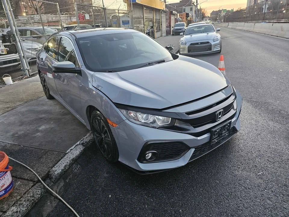 2019 Honda Civic 10th Gen - Image 5 of 16