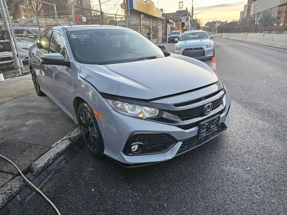 2019 Honda Civic 10th Gen - Image 6 of 16