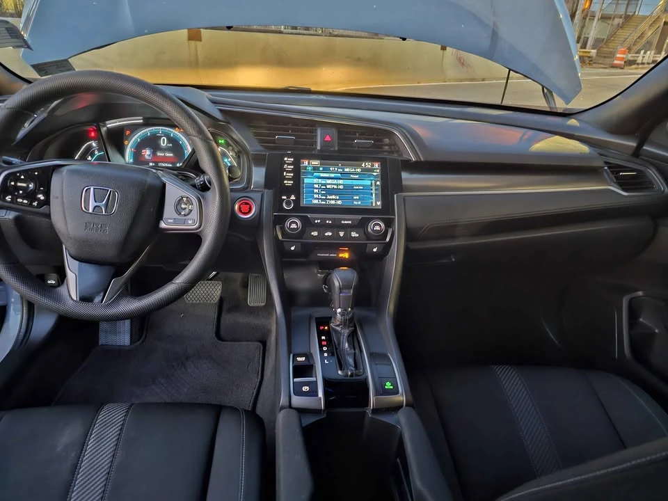 2019 Honda Civic 10th Gen - Image 10 of 16