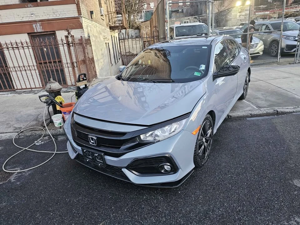 2019 Honda Civic 10th Gen - Image 8 of 16
