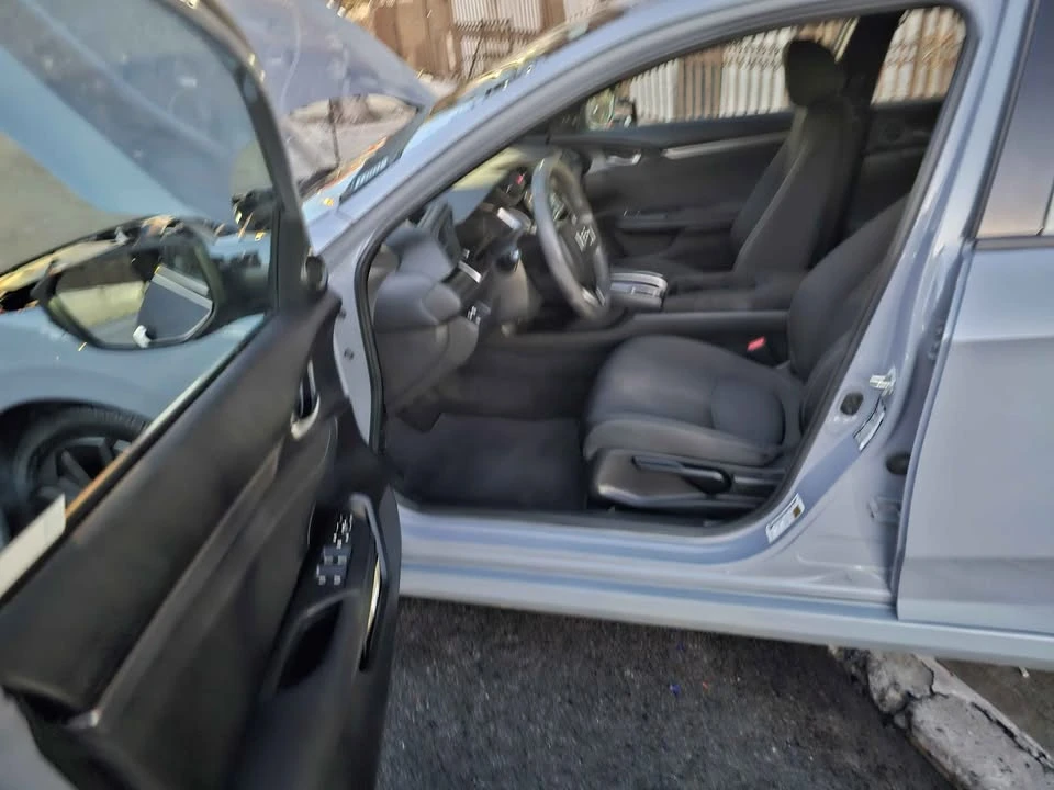 2019 Honda Civic 10th Gen - Image 14 of 16