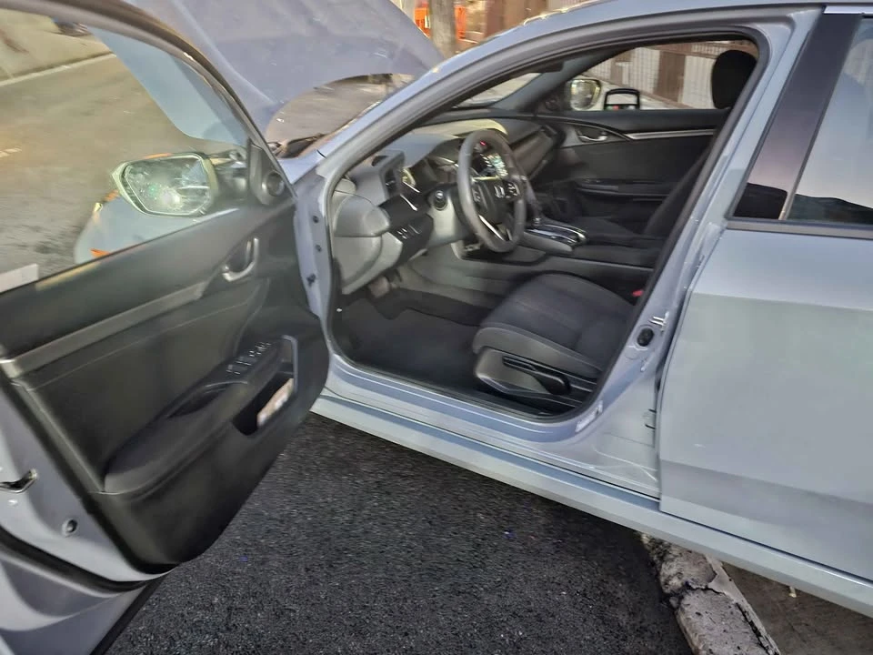 2019 Honda Civic 10th Gen - Image 13 of 16