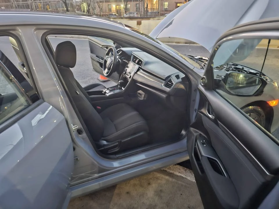2019 Honda Civic 10th Gen - Image 12 of 16