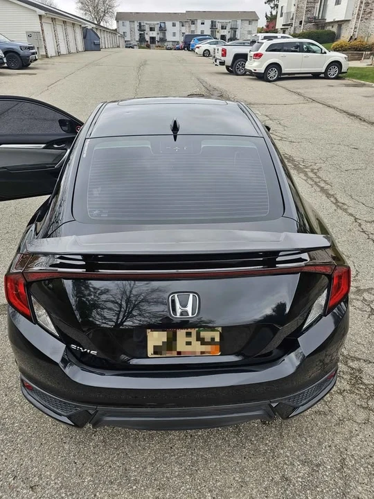 2019 Honda Civic 10th Gen - Image 8 of 10