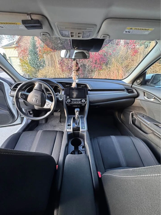 2019 Honda Civic 10th Gen - Image 5 of 10