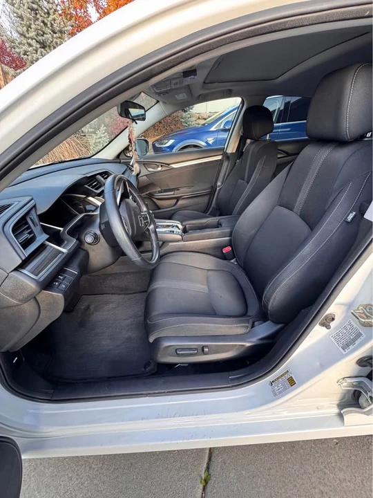2019 Honda Civic 10th Gen - Image 7 of 10