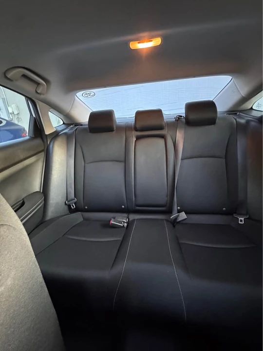 2019 Honda Civic 10th Gen - Image 8 of 10