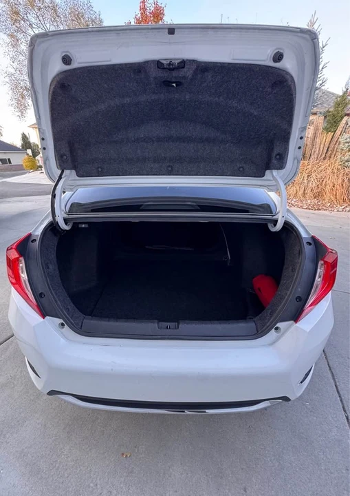 2019 Honda Civic 10th Gen - Image 4 of 10