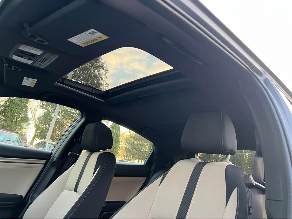 2019 Honda Civic 10th Gen - Image 18 of 20