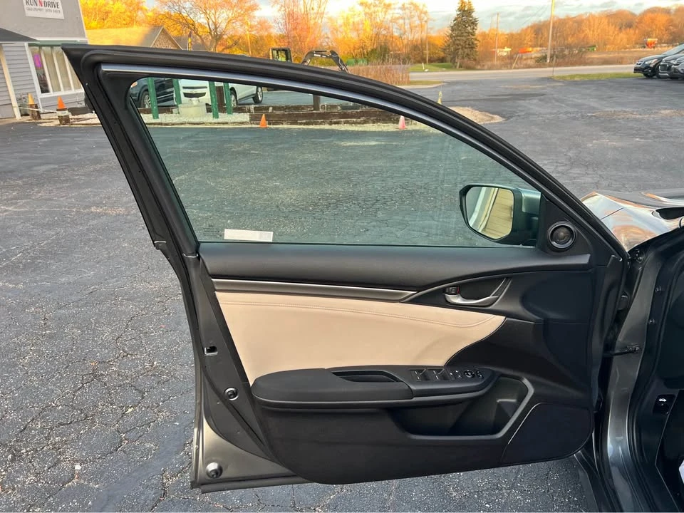 2019 Honda Civic 10th Gen - Image 10 of 20