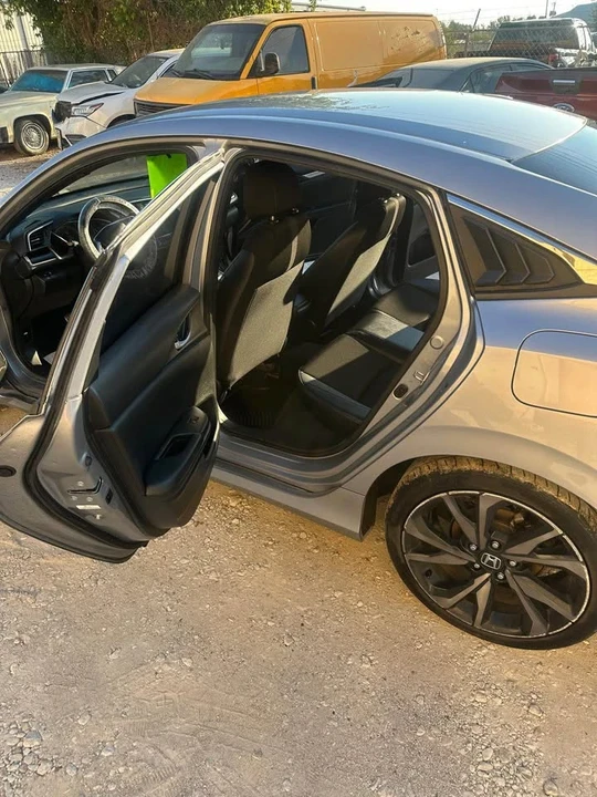 2019 Honda Civic 10th Gen - Image 4 of 5