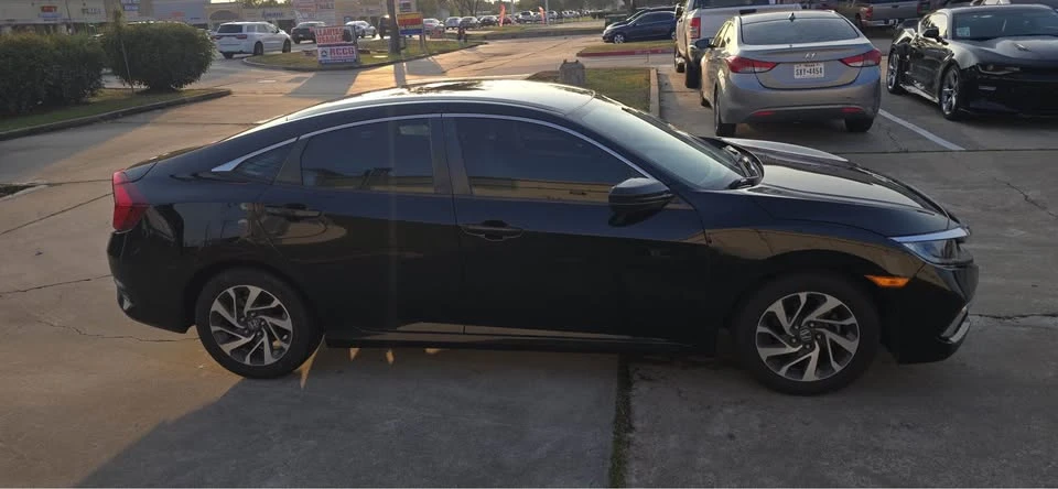 2019 Honda Civic 10th Gen - Image 2 of 6