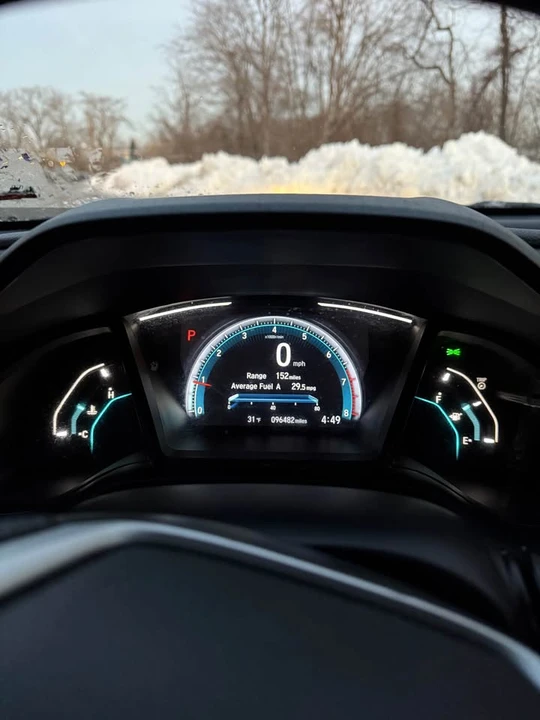 2019 Honda Civic 10th Gen - Image 8 of 12
