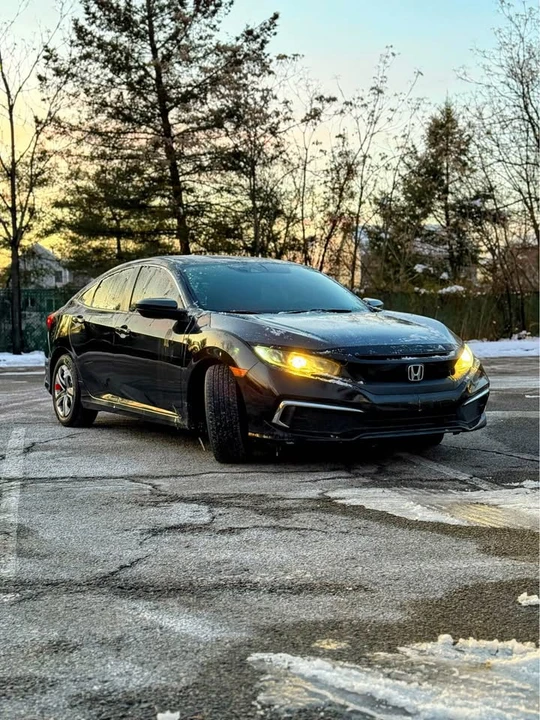 2019 Honda Civic 10th Gen - Image 3 of 12