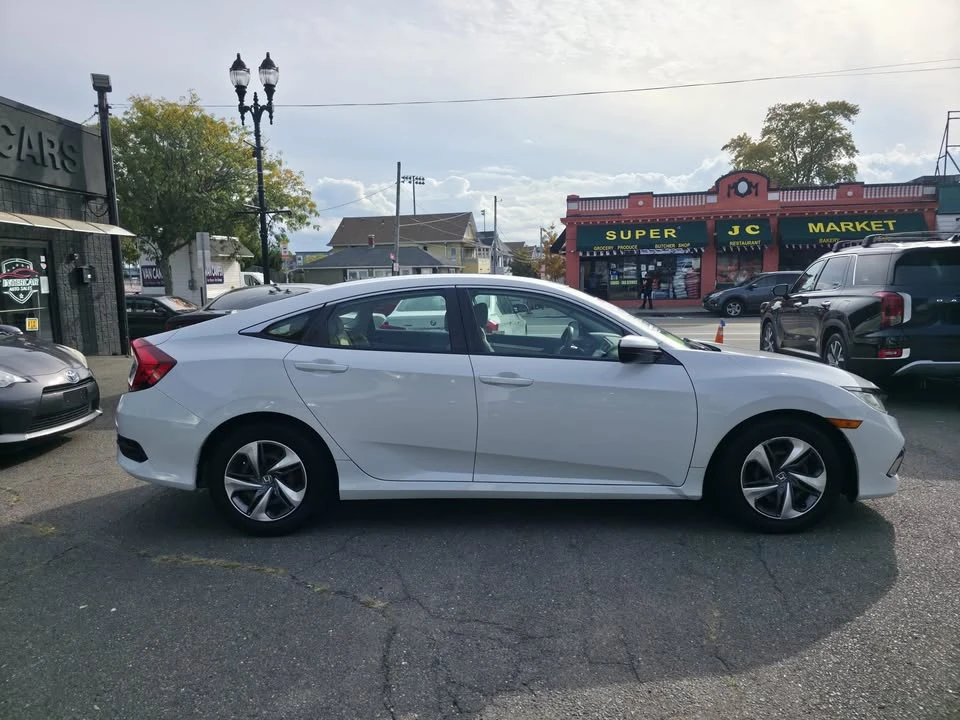 2019 Honda Civic 10th Gen - Image 12 of 19