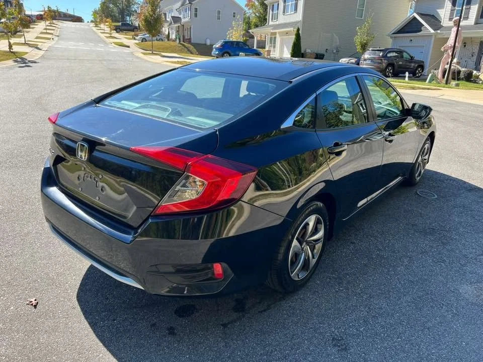 2019 Honda Civic 10th Gen - Image 8 of 19