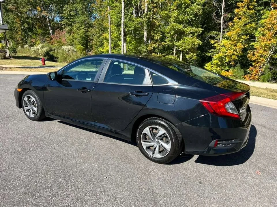 2019 Honda Civic 10th Gen - Image 5 of 19