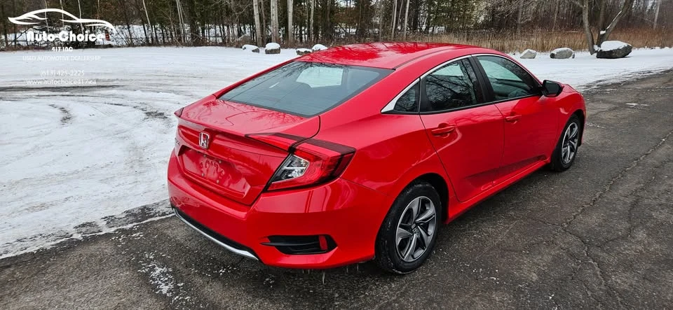 2019 Honda Civic 10th Gen - Image 7 of 17