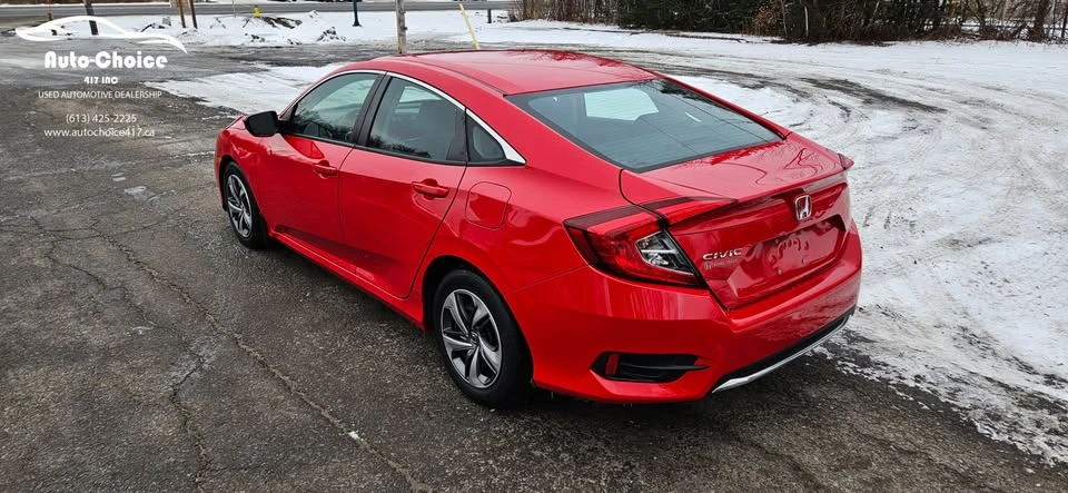 2019 Honda Civic 10th Gen - Image 9 of 17