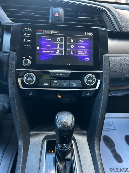 2019 Honda Civic 10th Gen - Image 11 of 17