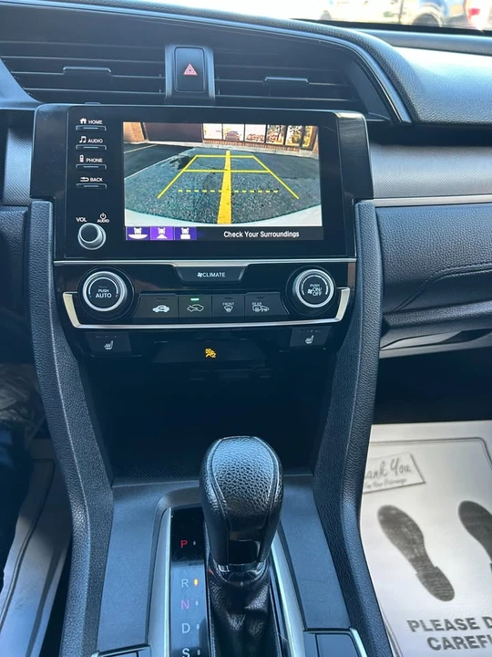2019 Honda Civic 10th Gen - Image 12 of 17