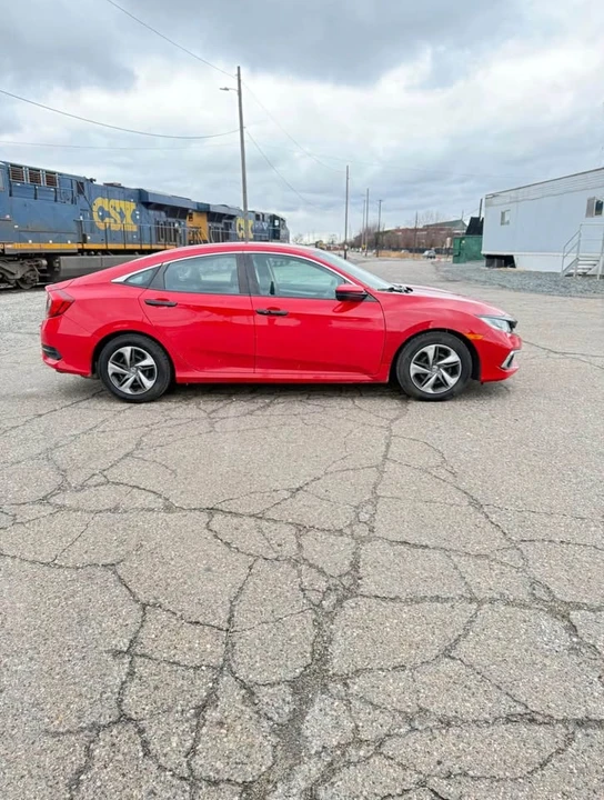 2019 Honda Civic 10th Gen - Image 6 of 11