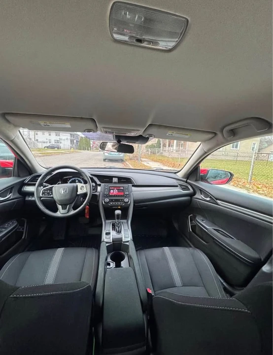 2019 Honda Civic 10th Gen - Image 8 of 11