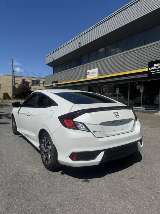 2019 Honda Civic 10th Gen - Image 6 of 15
