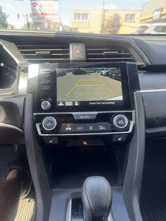 2019 Honda Civic 10th Gen - Image 11 of 15