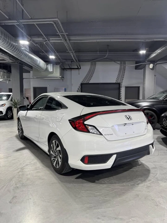 2019 Honda Civic 10th Gen - Image 6 of 14