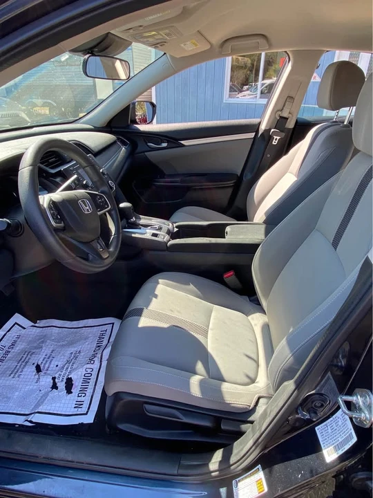 2019 Honda Civic 10th Gen - Image 5 of 8