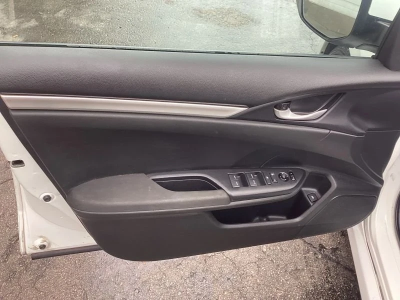 2019 Honda Civic 10th Gen - Image 13 of 16