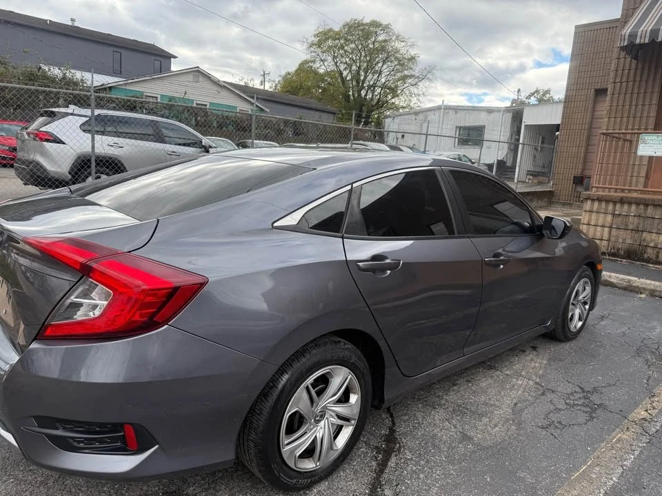 2019 Honda Civic 10th Gen - Image 3 of 10