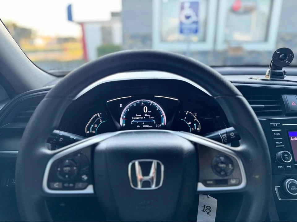 2019 Honda Civic 10th Gen - Image 11 of 12