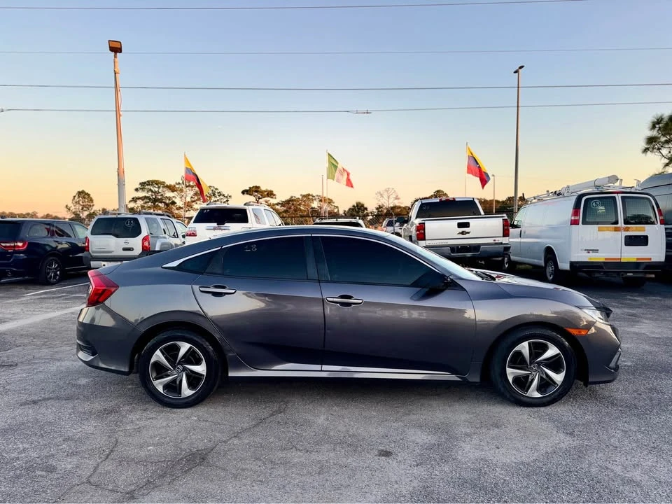 2019 Honda Civic 10th Gen - Image 5 of 12