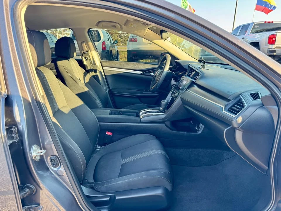 2019 Honda Civic 10th Gen - Image 10 of 12