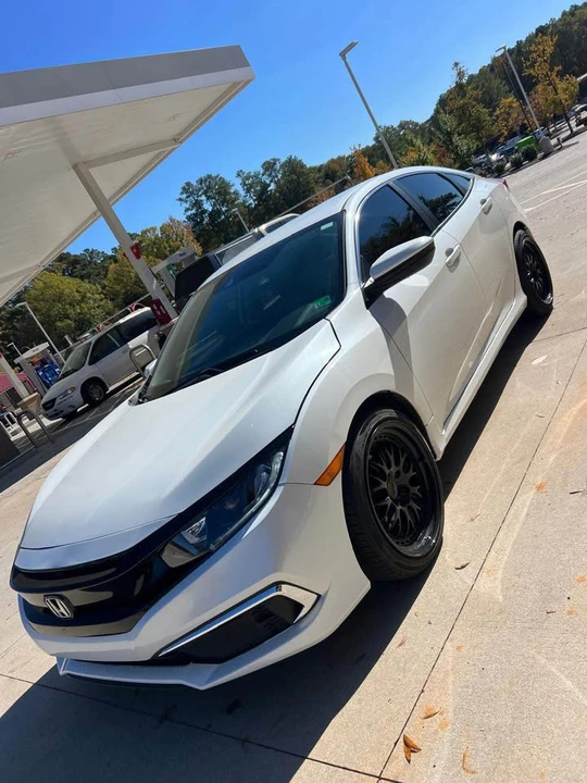 2019 Honda Civic 10th Gen - Image 3 of 17