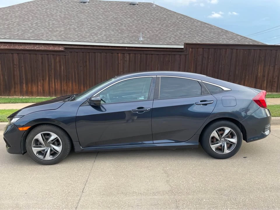 2019 Honda Civic 10th Gen - Image 5 of 11