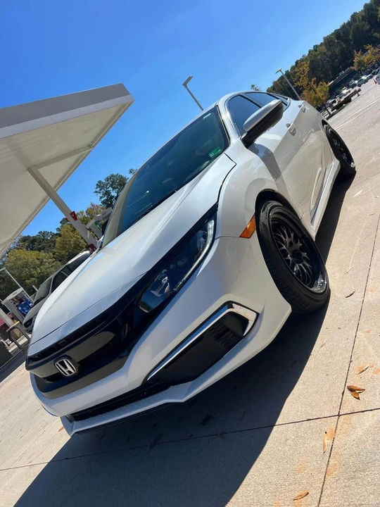 2019 Honda Civic 10th Gen - Image 6 of 17