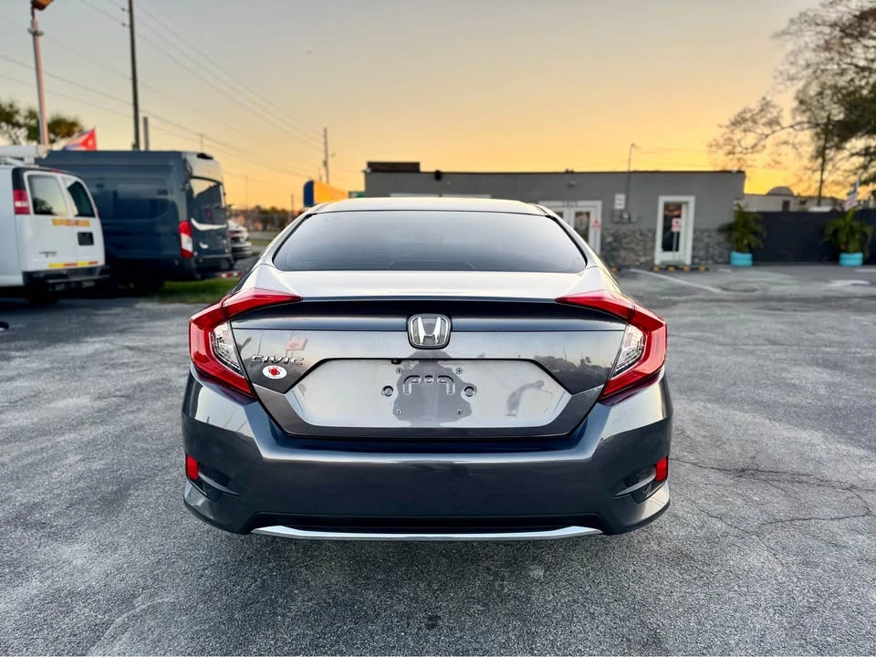 2019 Honda Civic 10th Gen - Image 7 of 12