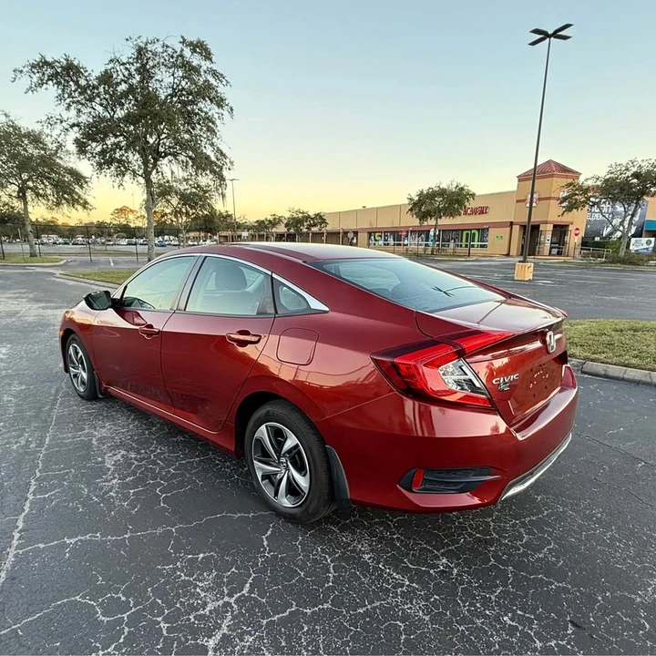 2019 Honda Civic 10th Gen - Image 5 of 11