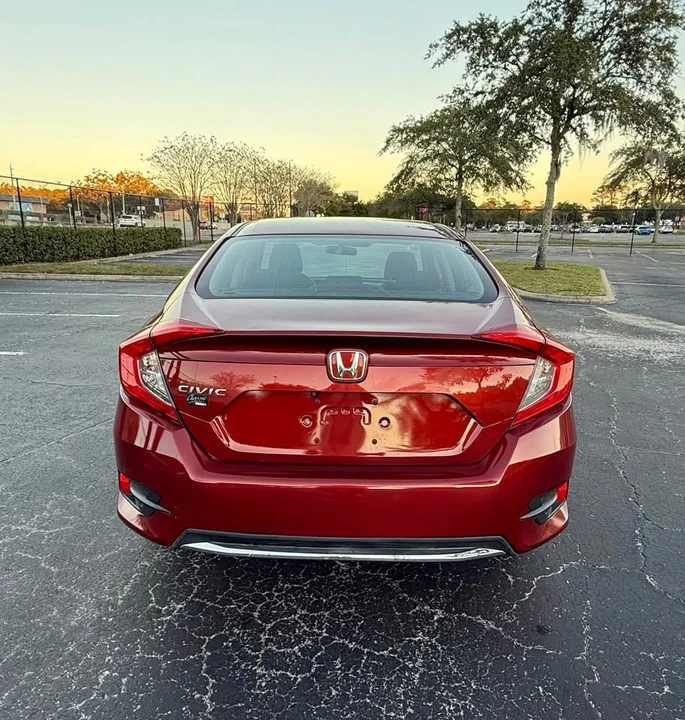 2019 Honda Civic 10th Gen - Image 6 of 11