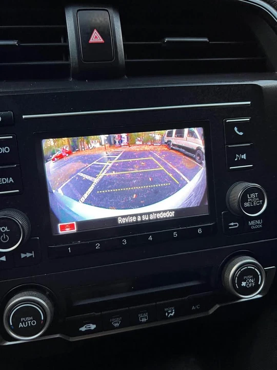 2019 Honda Civic 10th Gen - Image 10 of 17
