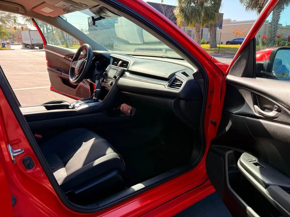 2019 Honda Civic 10th Gen - Image 13 of 20