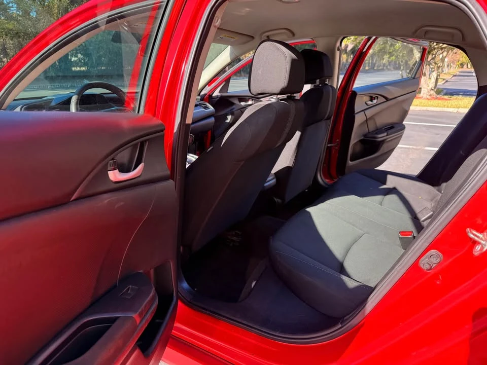 2019 Honda Civic 10th Gen - Image 10 of 20