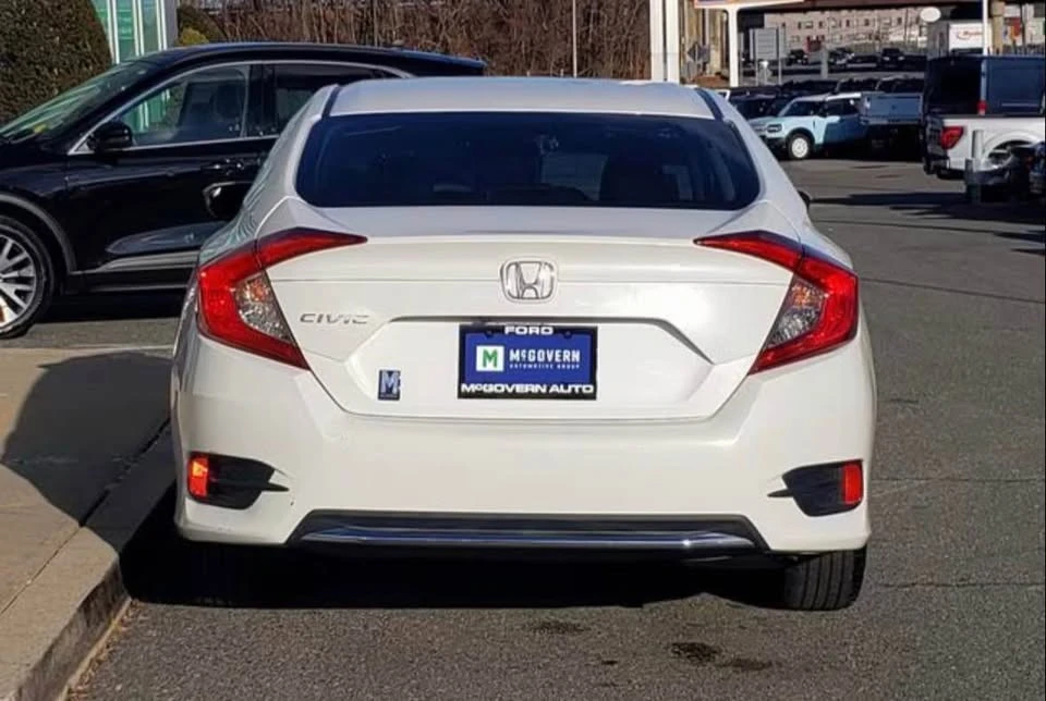 2019 Honda Civic 10th Gen - Image 6 of 13