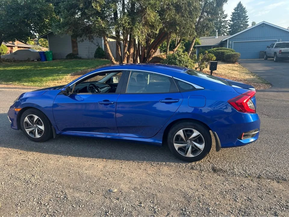 2019 Honda Civic 10th Gen - Image 12 of 18