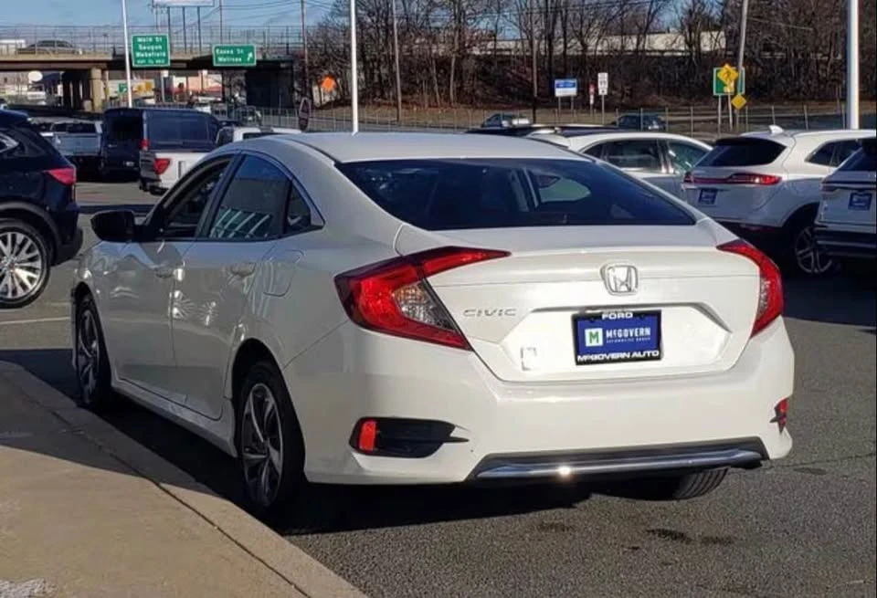 2019 Honda Civic 10th Gen - Image 4 of 13